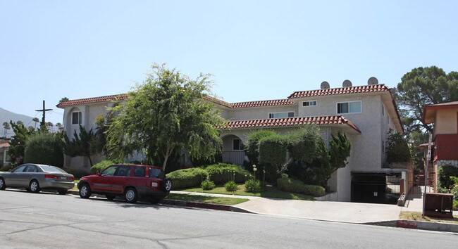 Elmwood Manor Apartments in Glendale, CA - Building Photo - Building Photo