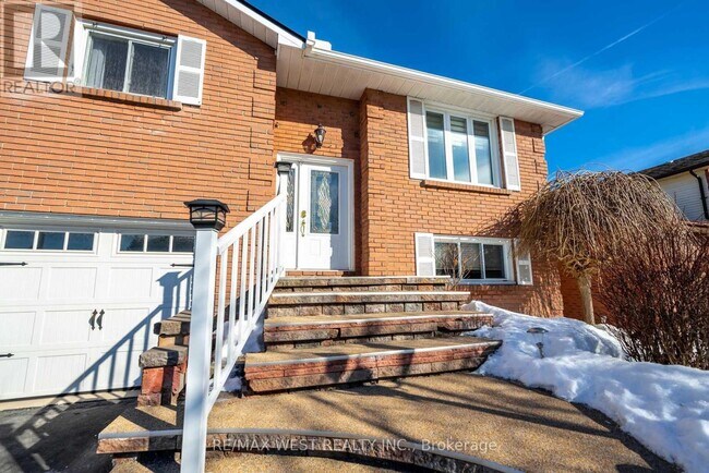 23 Bruntsfield St in Courtice, ON - Building Photo - Building Photo