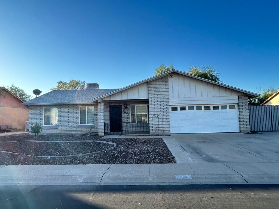 6405 W Eva St in Glendale, AZ - Building Photo