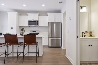 2460 Cedarwood Ln in River Falls, WI - Foto de edificio - Building Photo