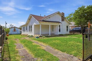 2634 Emmett St in Dallas, TX - Building Photo