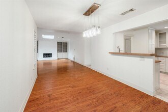 3601 Peregrine Falcon Dr in Austin, TX - Building Photo - Building Photo
