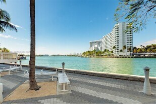 1345 Lincoln Rd in Miami Beach, FL - Building Photo