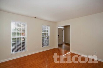 1404 Weston Ln in Spring Hill, TN - Foto de edificio - Building Photo