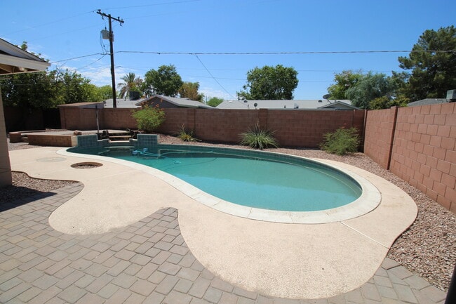 735 E Granada Dr in Tempe, AZ - Building Photo - Building Photo