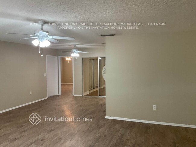 3218 Oxford Dr W in Bradenton, FL - Building Photo - Building Photo