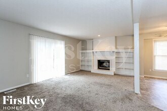 7909 Sunset Cir in Grandview, MO - Building Photo - Building Photo