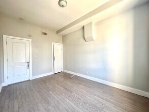 55 Wallis Ave in Jersey City, NJ - Building Photo - Building Photo