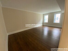 17 Short St, Unit 3 in Brookline, MA - Building Photo - Building Photo