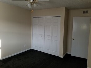 3710 Noblitt Dr-Unit -2 in Louisville, KY - Building Photo - Building Photo