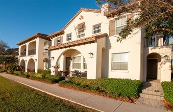 4357 Cascada Cir in Hollywood, FL - Building Photo - Building Photo