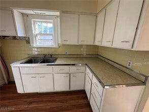 160 Roslyn Dr in Youngstown, OH - Building Photo - Building Photo