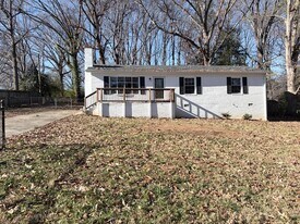 2567 Bob White Ln in Gastonia, NC - Building Photo