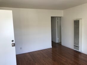 830 Felspar St, Unit 830 Felspar Street in San Diego, CA - Foto de edificio - Building Photo