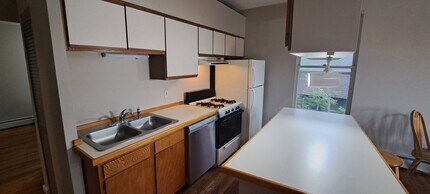 119 Stewart Ave, Unit 2 in Ithaca, NY - Foto de edificio - Building Photo