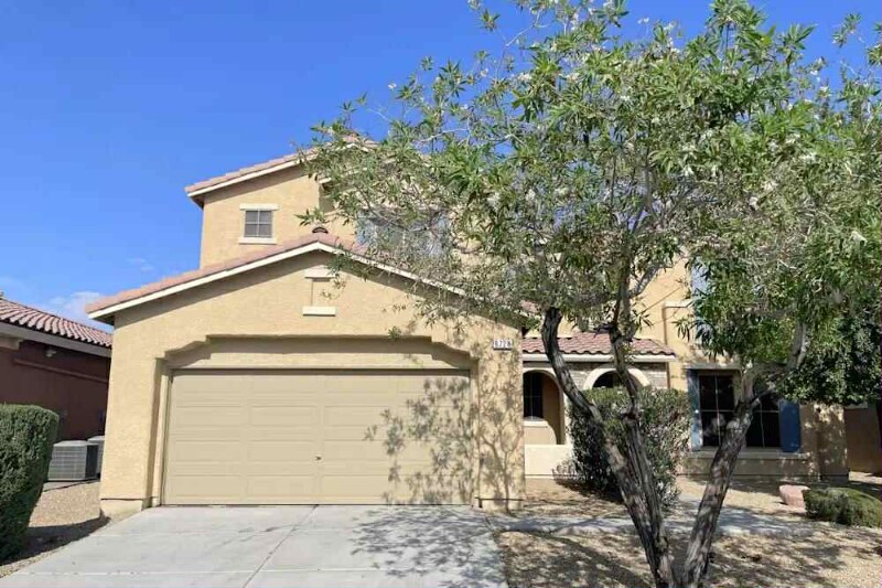 6728 Arrow Hill St in North Las Vegas, NV - Building Photo