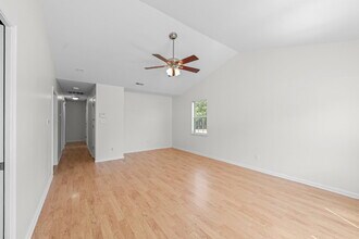 314 Pebble Ln in Jacksonville, NC - Building Photo - Building Photo