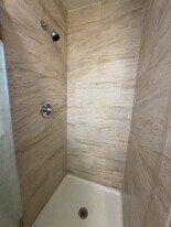 9915 Parkvale Dr in Houston, TX - Building Photo