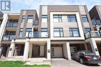 2461 Belt Ln in Oakville, ON - Building Photo - Building Photo