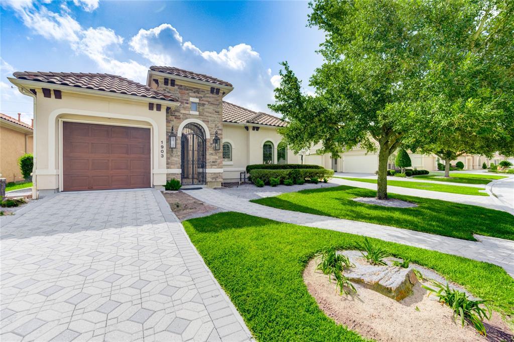 1903 Flower Garden Ln in Houston, TX - Building Photo