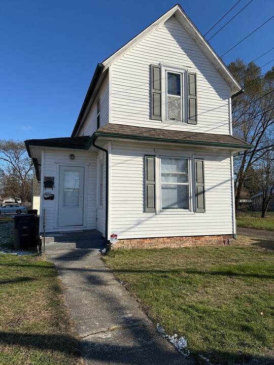 716 N Ward St in Elkhart, IN - Building Photo