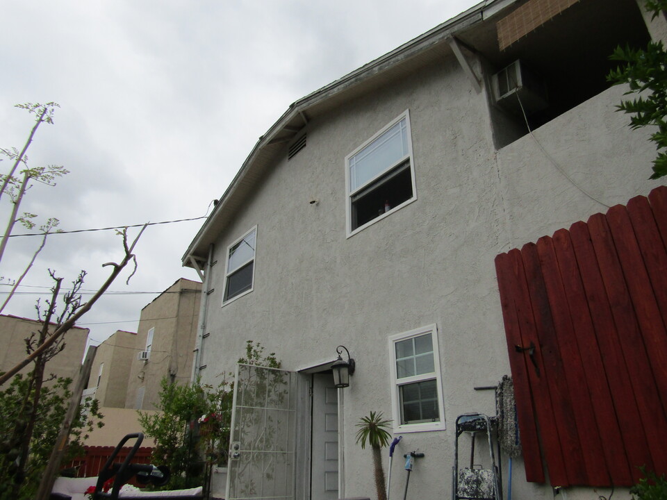 3009 London St in Los Angeles, CA - Building Photo