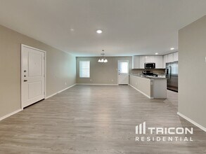 9607 Littleton Grist in San Antonio, TX - Building Photo - Building Photo