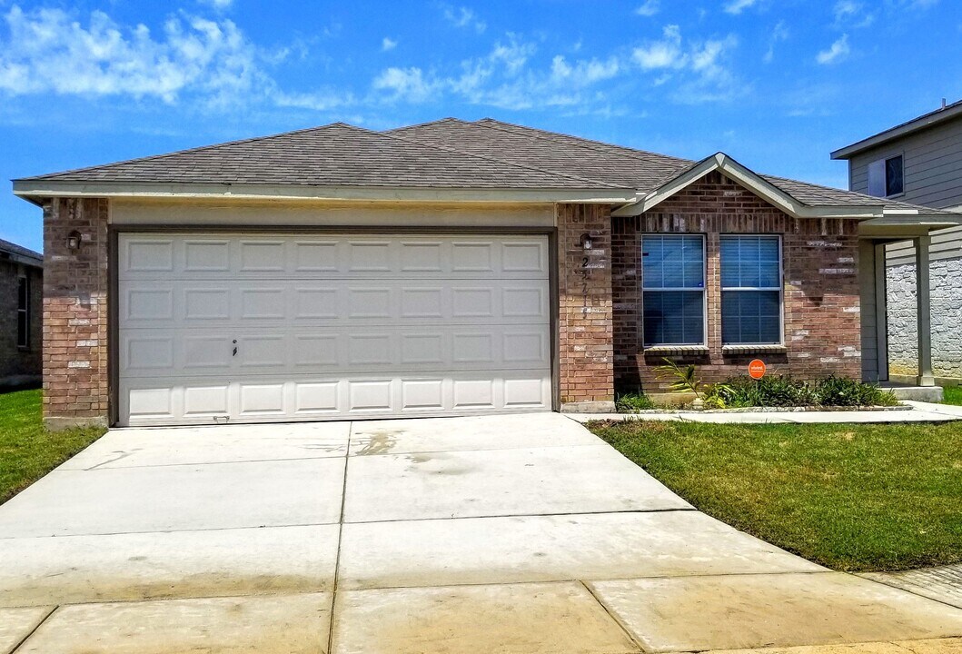 25715 Gold Yarrow in San Antonio, TX - Building Photo