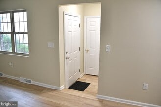 2002 Acorn Dr in Lebanon, PA - Building Photo - Building Photo
