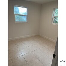 531 21st St, Unit B in West Palm Beach, FL - Foto de edificio - Building Photo