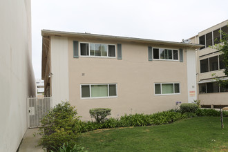 113 N Hamilton Dr in Beverly Hills, CA - Building Photo - Primary Photo