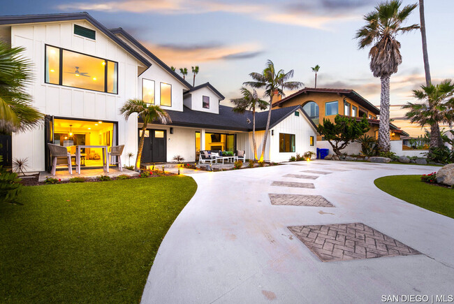 1153 Sunset Cliffs Blvd in San Diego, CA - Foto de edificio - Building Photo
