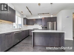 3500 Burke Village Promenade in Coquitlam, BC - Building Photo - Building Photo