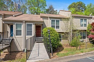 1744 Woodcliff Pl NE in Atlanta, GA - Building Photo