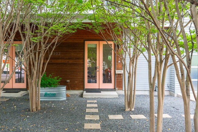 1302 S 5th St in Austin, TX - Building Photo - Building Photo