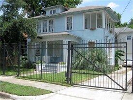 1315 Eagle St in Houston, TX - Building Photo