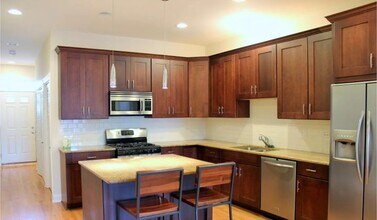 1401 W Altgeld St in Chicago, IL - Building Photo - Building Photo