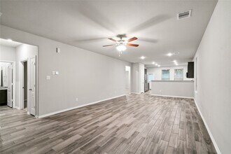 25738 Boxwood Hedge Ln in Tomball, TX - Building Photo - Building Photo