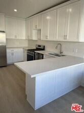 5360 Kester Ave in Los Angeles, CA - Building Photo - Building Photo