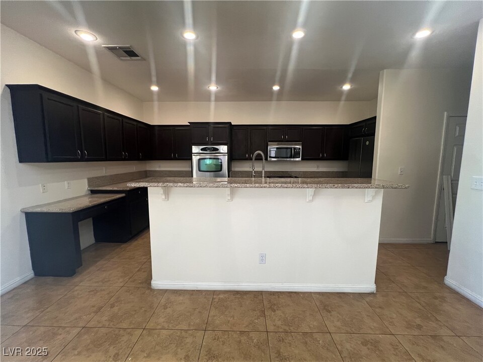 3545 Tertulia Ave in North Las Vegas, NV - Building Photo