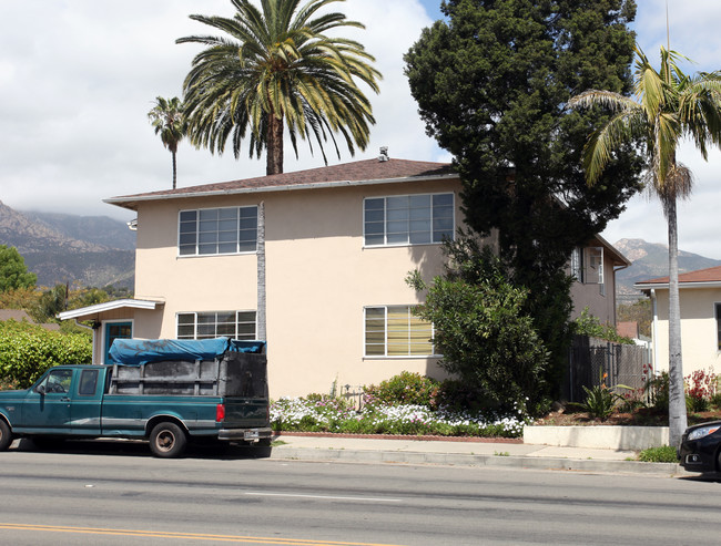 2910 State St in Santa Barbara, CA - Building Photo - Building Photo