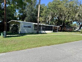1208 Lee St in Leesburg, FL - Building Photo