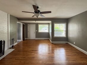 318 Fairwood Ct in Fayetteville, NC - Foto de edificio - Building Photo