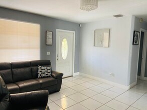 5268 Cannon Way in West Palm Beach, FL - Building Photo - Building Photo