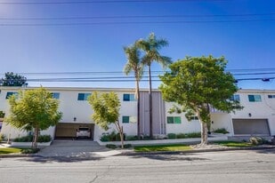 715 Marlborough Ave in Inglewood, CA - Building Photo