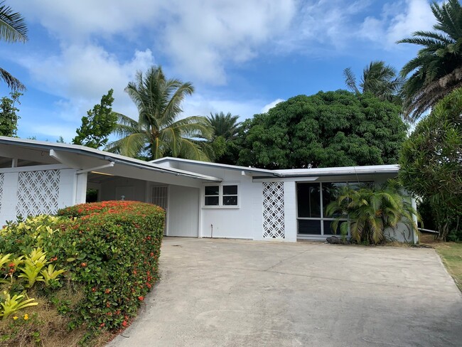 property at 837 Wanaao Rd