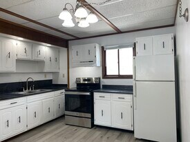 1420 Maricopa Dr, Unit Available in Oshkosh, WI - Building Photo