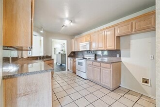 2013 Cedar Meadow Ln in Edmond, OK - Building Photo - Building Photo