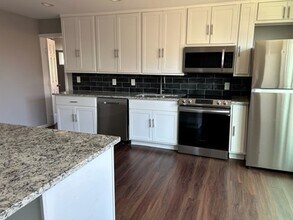 398 Graham Ave in Dallas, TX - Building Photo - Building Photo