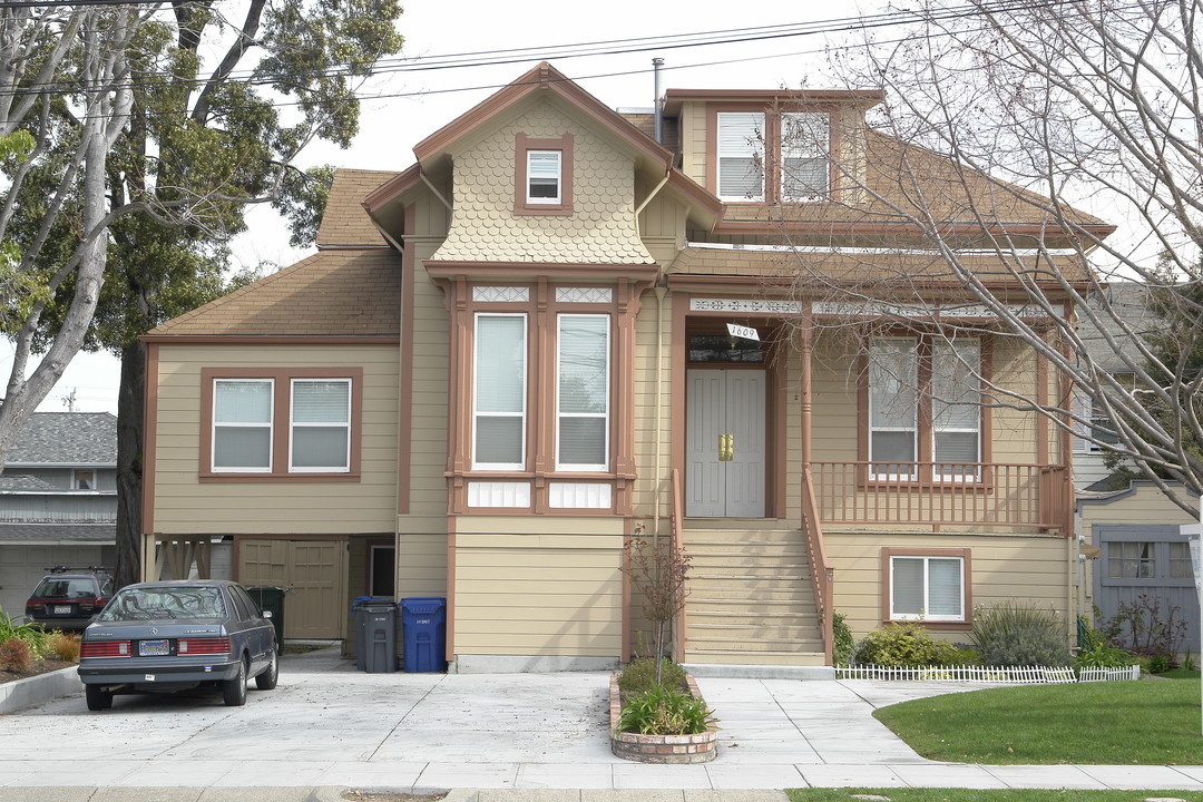 1609 Lincoln Ave in Alameda, CA - Building Photo